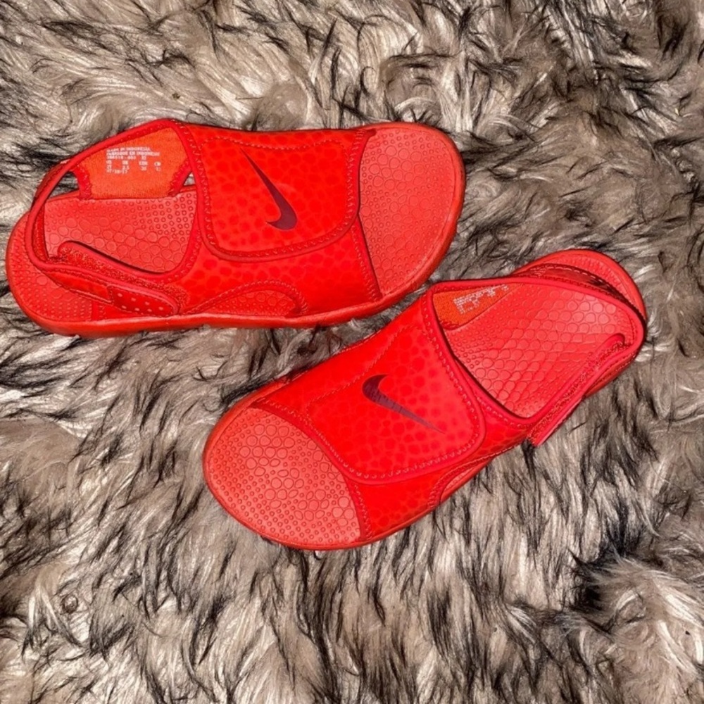 Nike slides